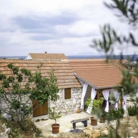 In Near Krka River And Beaches Apartmán