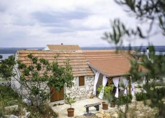 In Near Krka River And Beaches Appartement